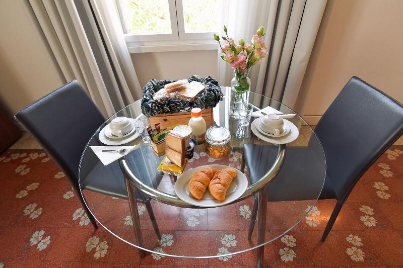 Suites Farnese Design Hotel - Restoran