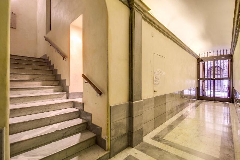 Pantheonview Luxury Suites - Lobi