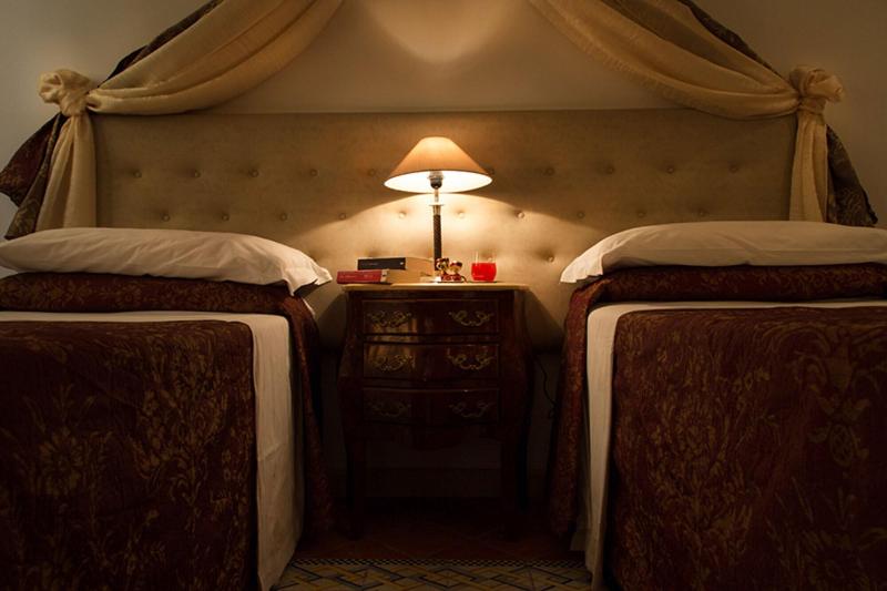 Pantheonview Luxury Suites - Oda
