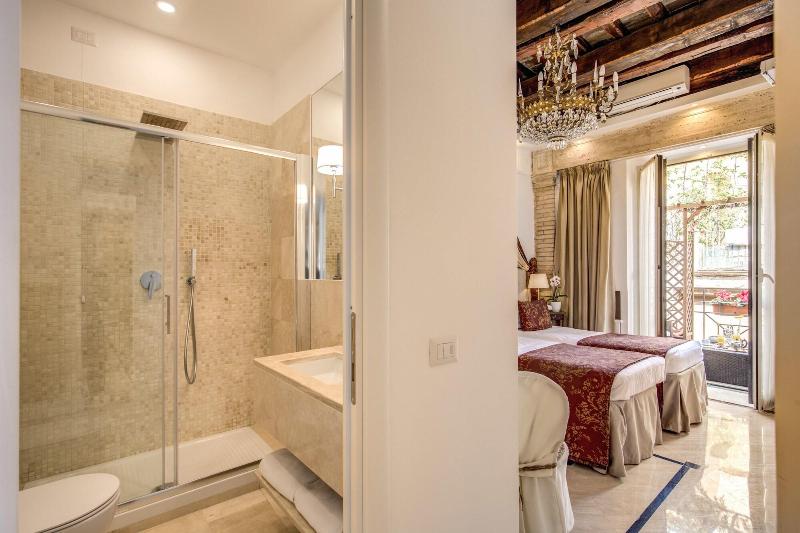 Pantheonview Luxury Suites - Oda