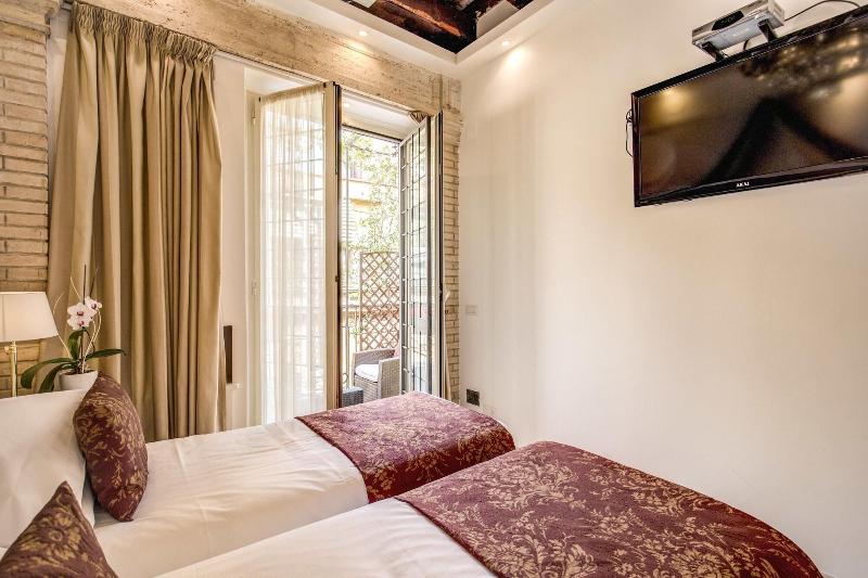 Pantheonview Luxury Suites - Oda