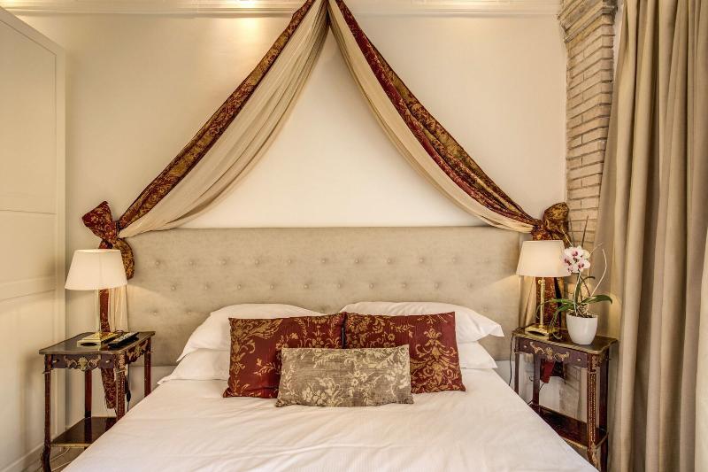 Pantheonview Luxury Suites - Oda