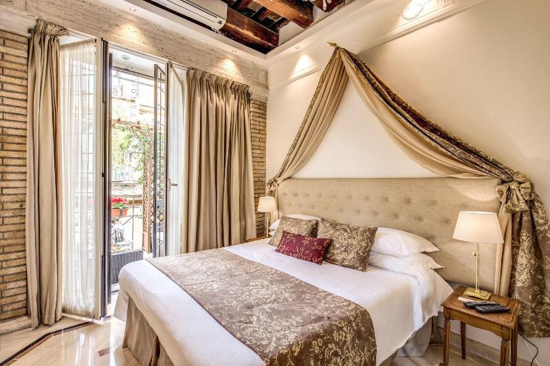 Pantheonview Luxury Suites - Oda
