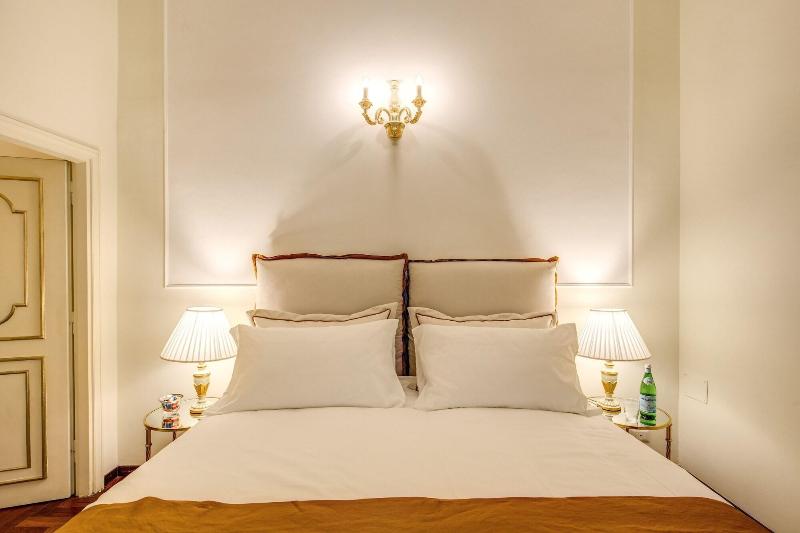 Pantheonview Luxury Suites - Oda