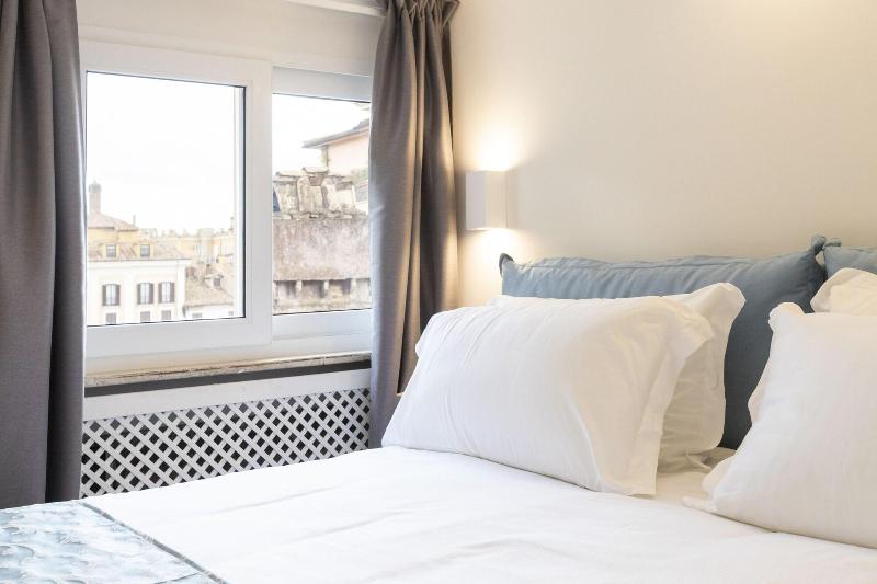 Pantheonview Luxury Suites - Oda