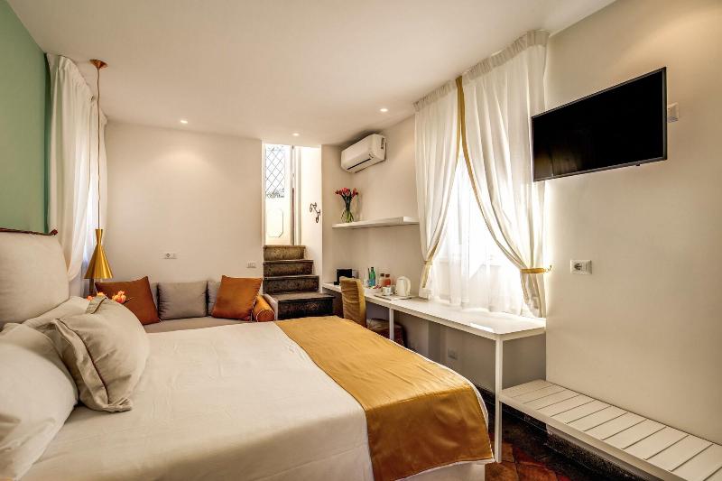 Pantheonview Luxury Suites - Oda