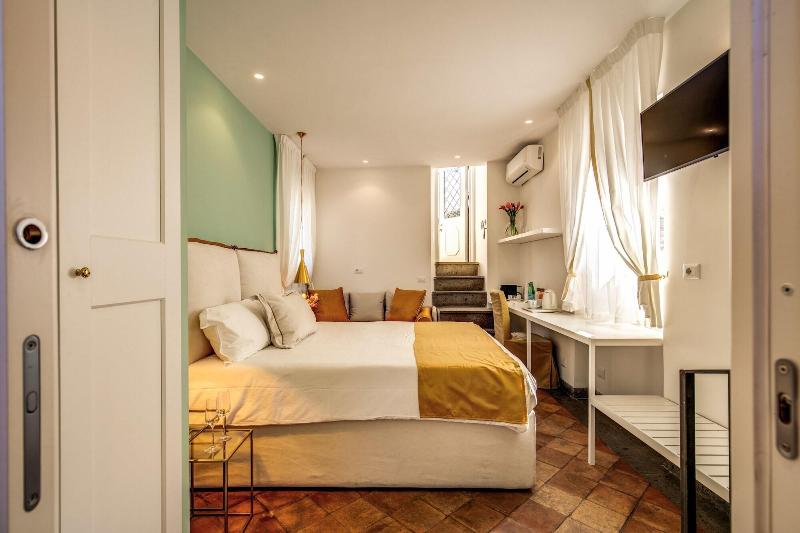 Pantheonview Luxury Suites - Oda