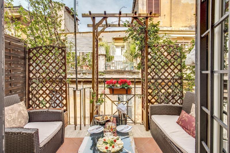 Pantheonview Luxury Suites - Oda