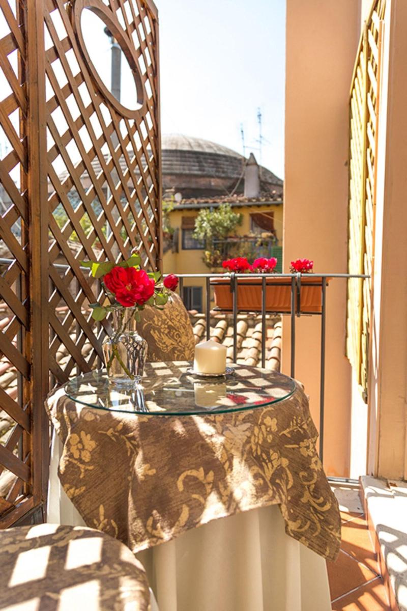 Pantheonview Luxury Suites - Oda