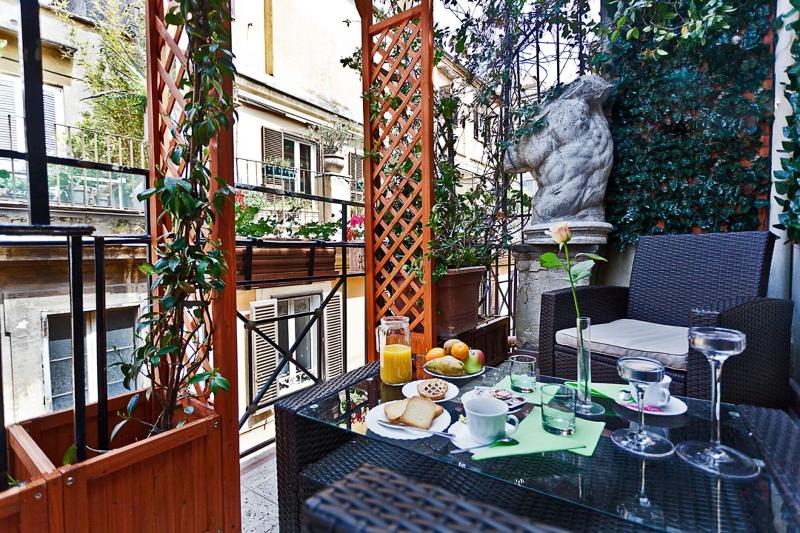 Pantheonview Luxury Suites - Oda