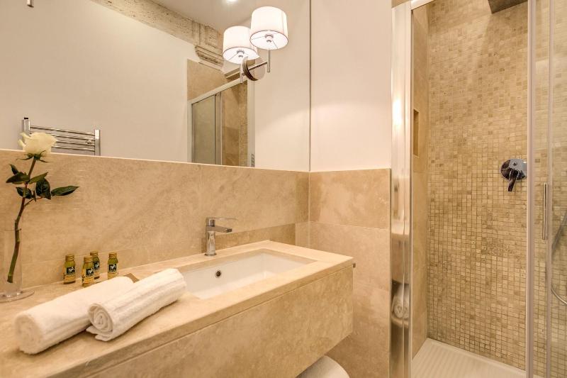 Pantheonview Luxury Suites - Oda