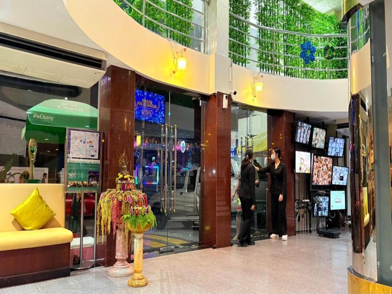 Grand Business Inn - Lobi