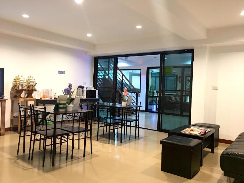 Double Dd House - Lobi