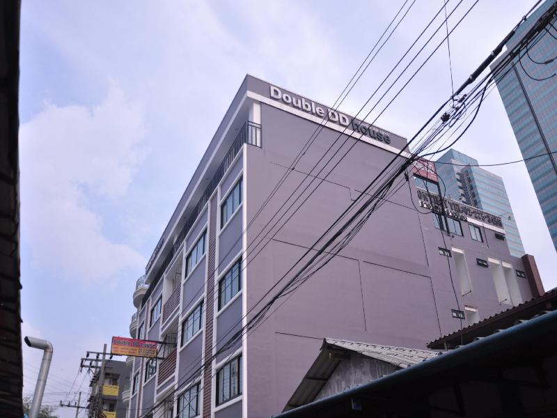 Double Dd House - Lobi