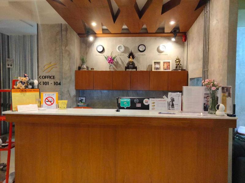 Collection O Jasaen Stylish Boutique Hotel - Lobi