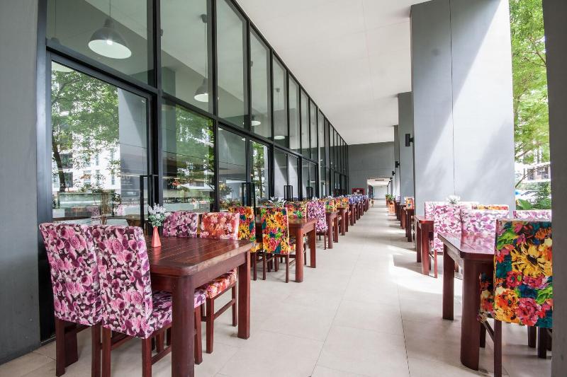 Ny City Resort And Spa - Teras
