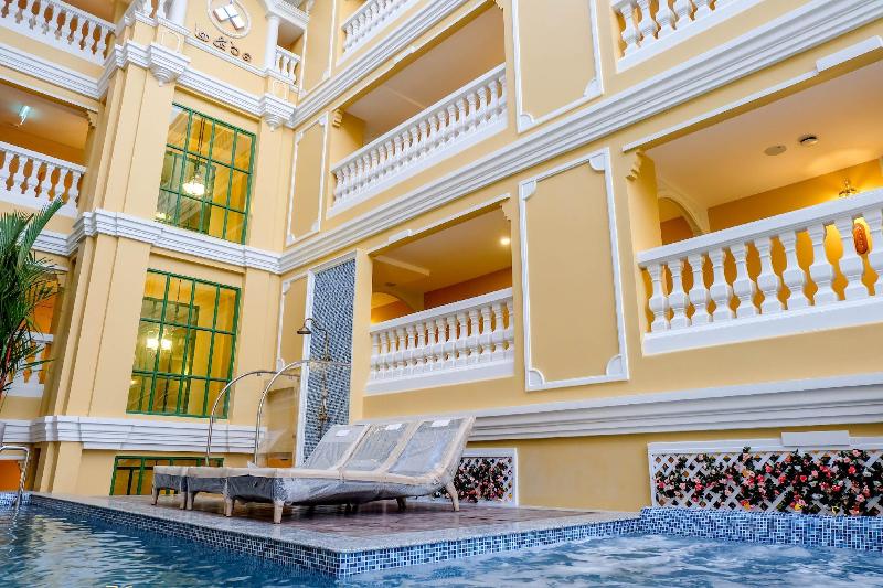 Siri Heritage Bangkok Hotel - Havuz