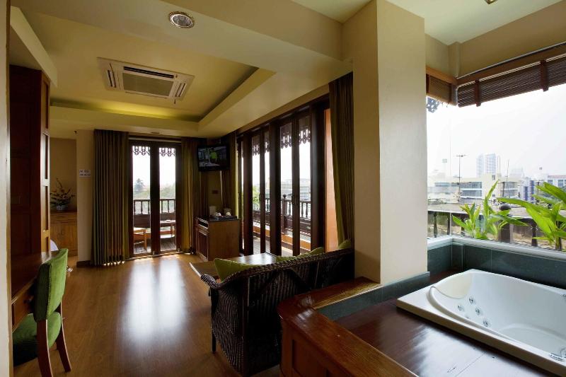 Lamphu Tree House Boutique Hotel - Oda