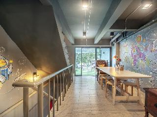 Sloth Hostel Don Mueang otel fotoğrafı