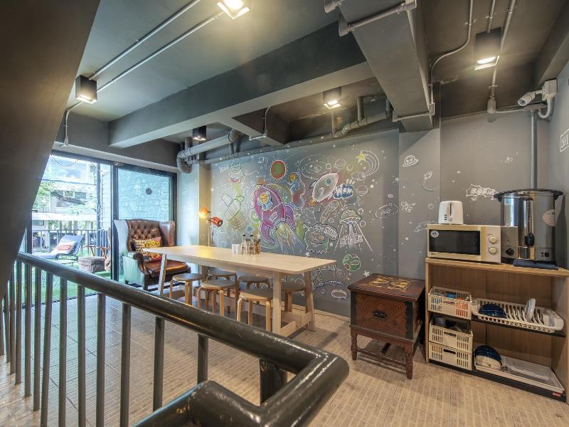Sloth Hostel Don Mueang - Genel