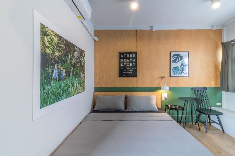 Beige Poshtels by ZUZU - Oda