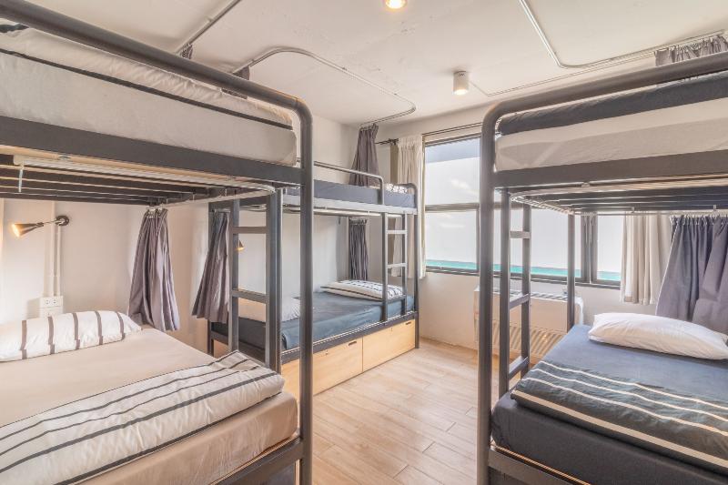 Beige Poshtels by ZUZU - Oda