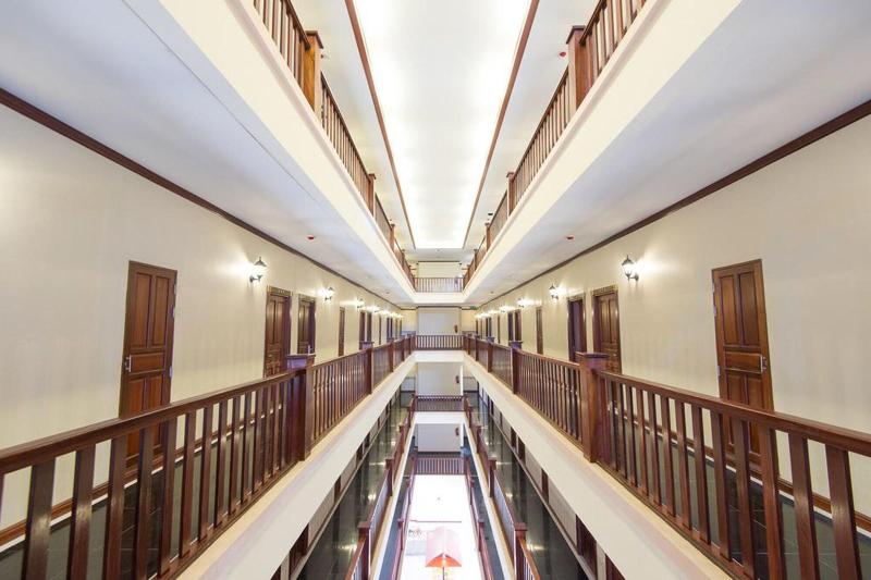 SHUNTAI Holiday (S.T. Holiday) - Lobi