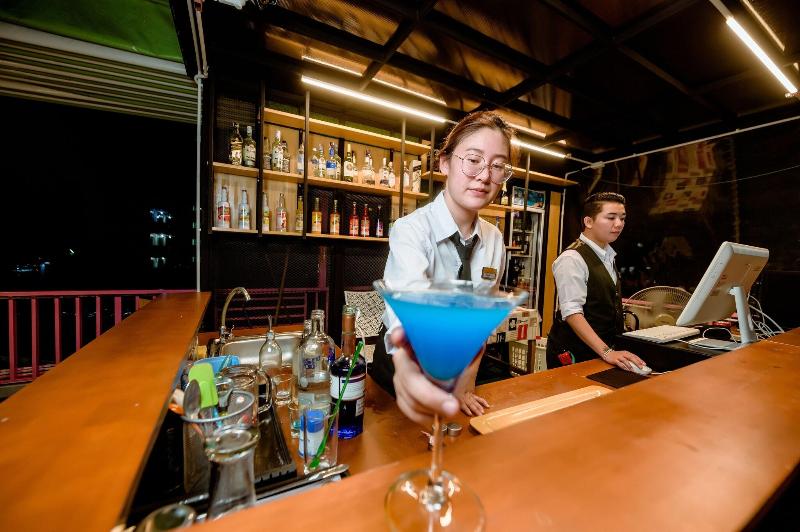Gold Airport Suites - Bar