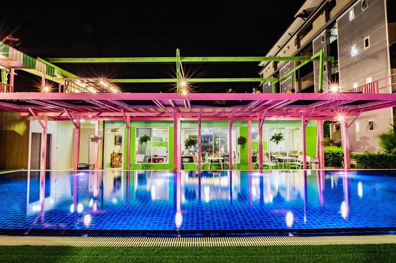 Gold Airport Suites - Teras