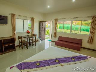 Phuket Airport Villa fotoÄŸrafÄ±