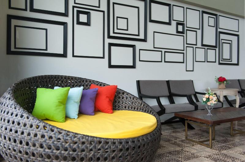 The Sixteenth Naiyang Beach Hotel - Lobi