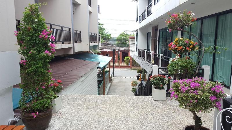 Kata Beachwalk Hotel And Bungalows - Genel