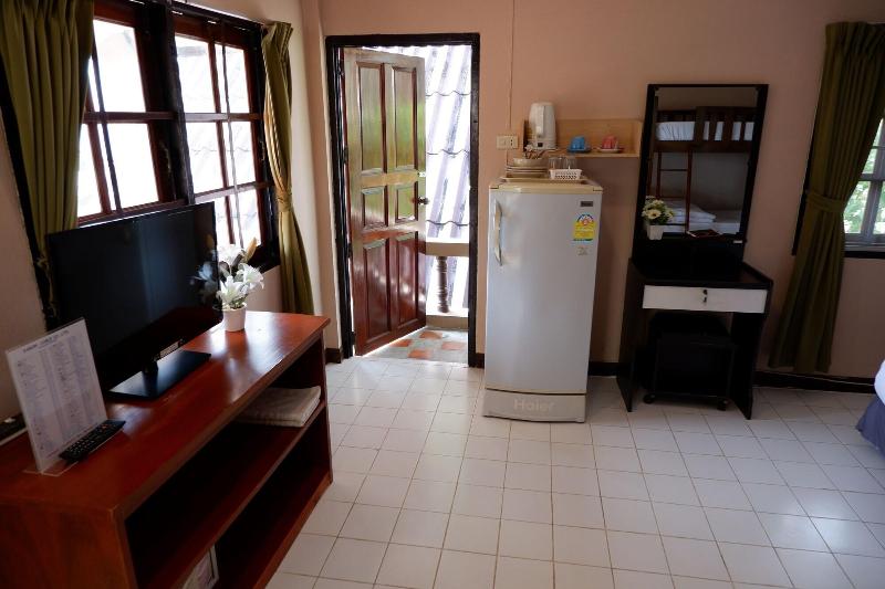 Kata Beachwalk Hotel And Bungalows - Oda
