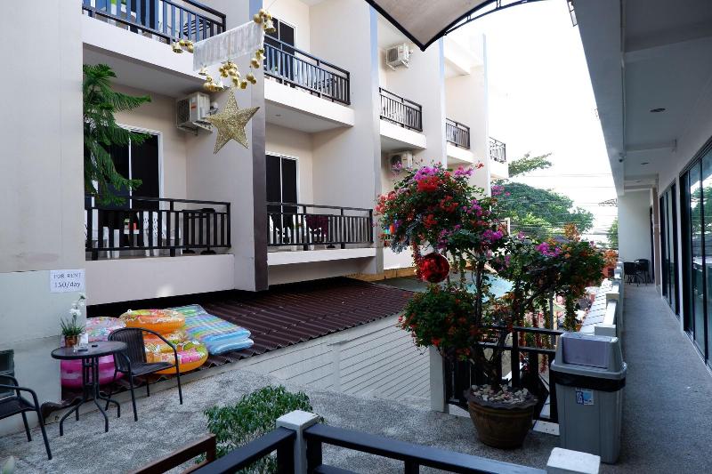 Kata Beachwalk Hotel And Bungalows - Oda