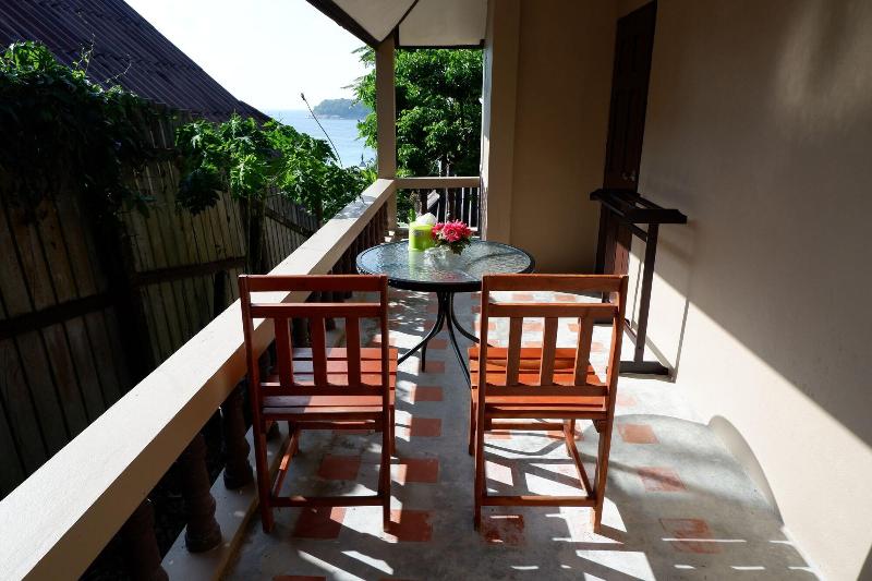 Kata Beachwalk Hotel And Bungalows - Oda