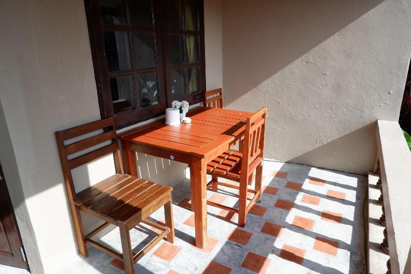 Kata Beachwalk Hotel And Bungalows - Oda