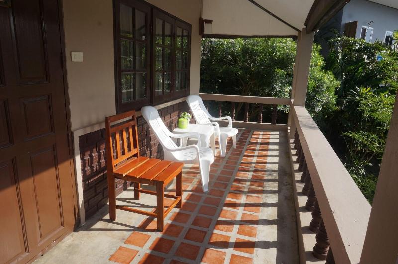 Kata Beachwalk Hotel And Bungalows - Oda