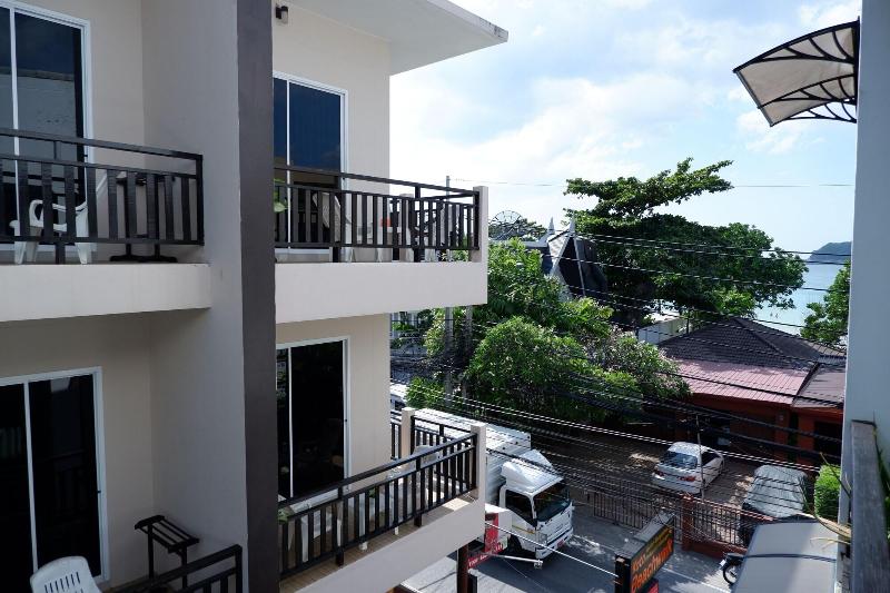 Kata Beachwalk Hotel And Bungalows - Oda