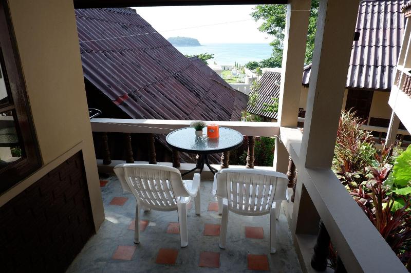 Kata Beachwalk Hotel And Bungalows - Oda