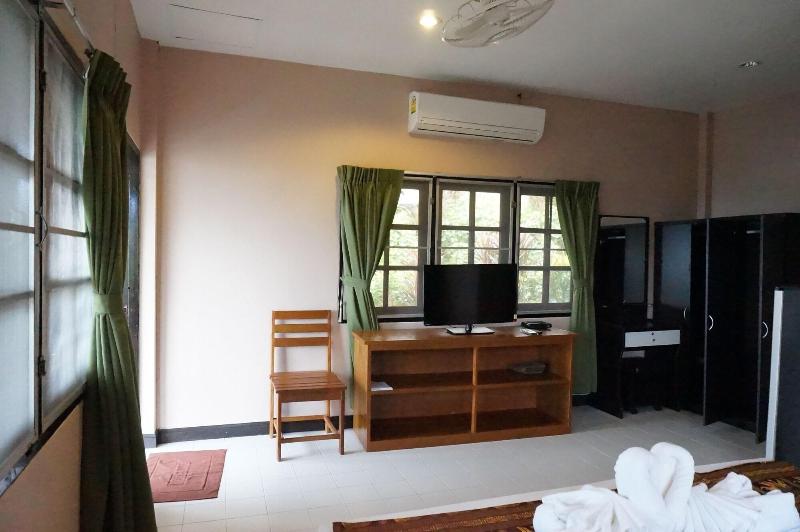 Kata Beachwalk Hotel And Bungalows - Oda