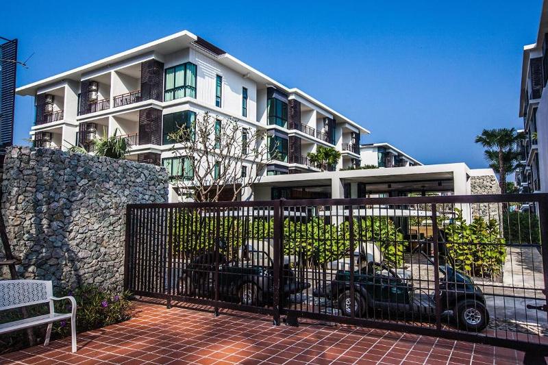 The Title Beach Front Hotel - Oda