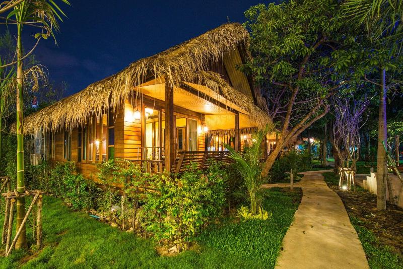Bora Bora Villa Phuket - Oda