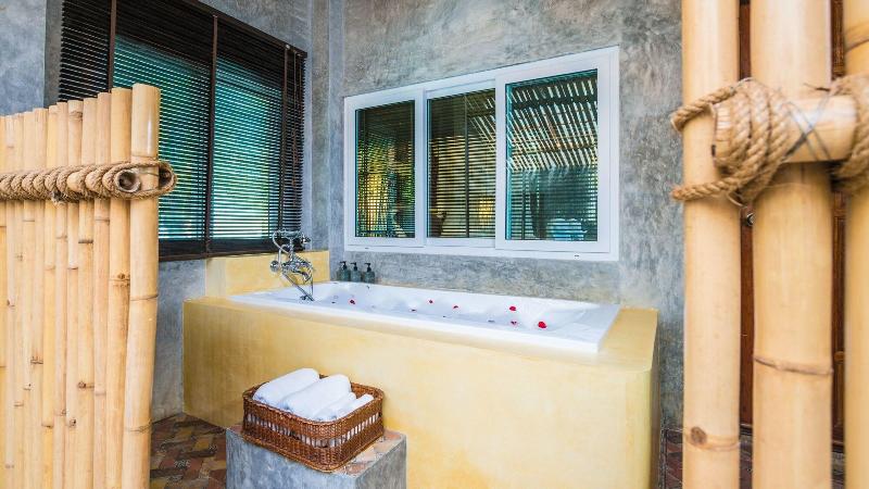 Bora Bora Villa Phuket - Oda