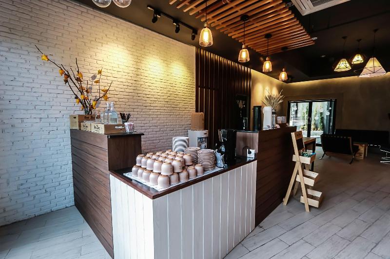 Get Zleep Premium Budget Hotel - Restoran