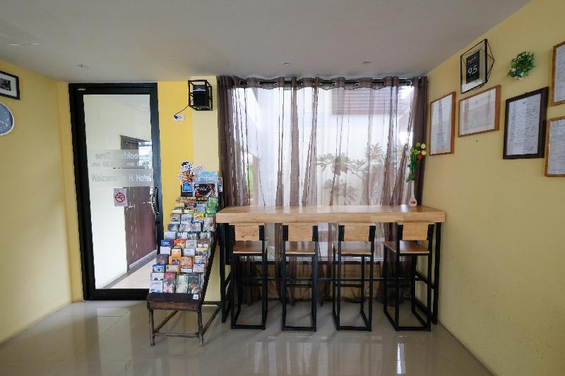 H Hotel Phrasing - Lobi