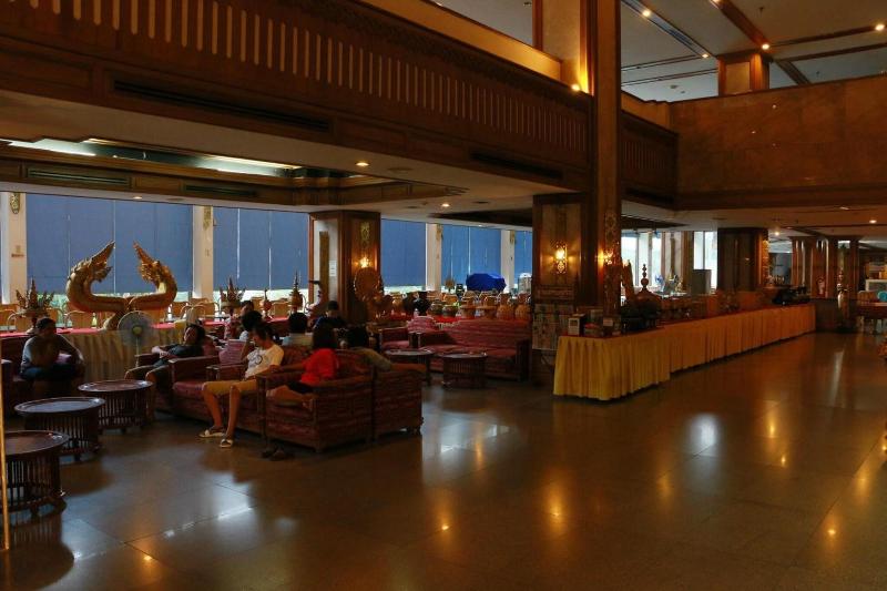 Diamond River Ping Petch Ngam Hotel - Lobi