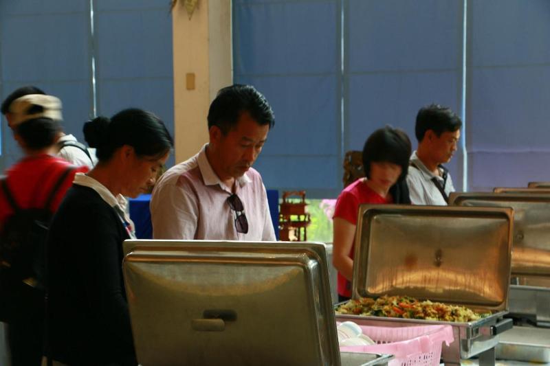 Diamond River Ping Petch Ngam Hotel - Restoran