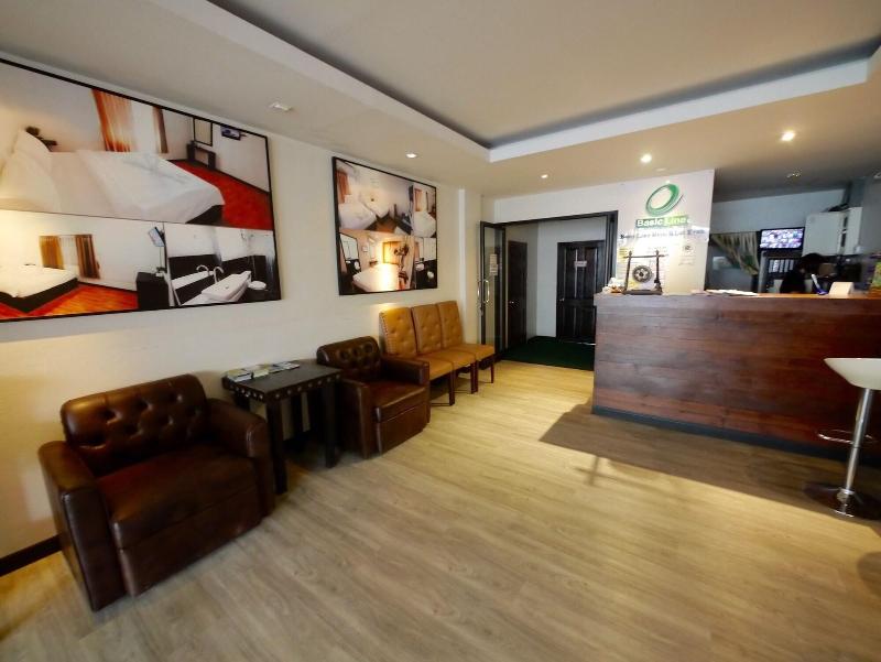 Basic Line Hotel At Loikroh - Lobi