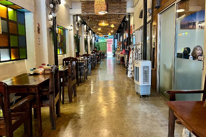 Baan Lanna at Phrasingh by Zuzu - Genel