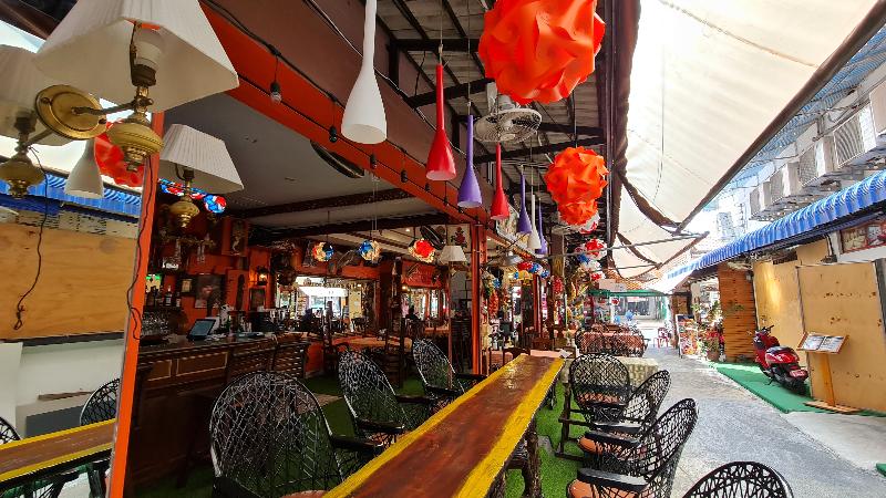 Vech Guesthouse Patong by ZUZU - Restoran